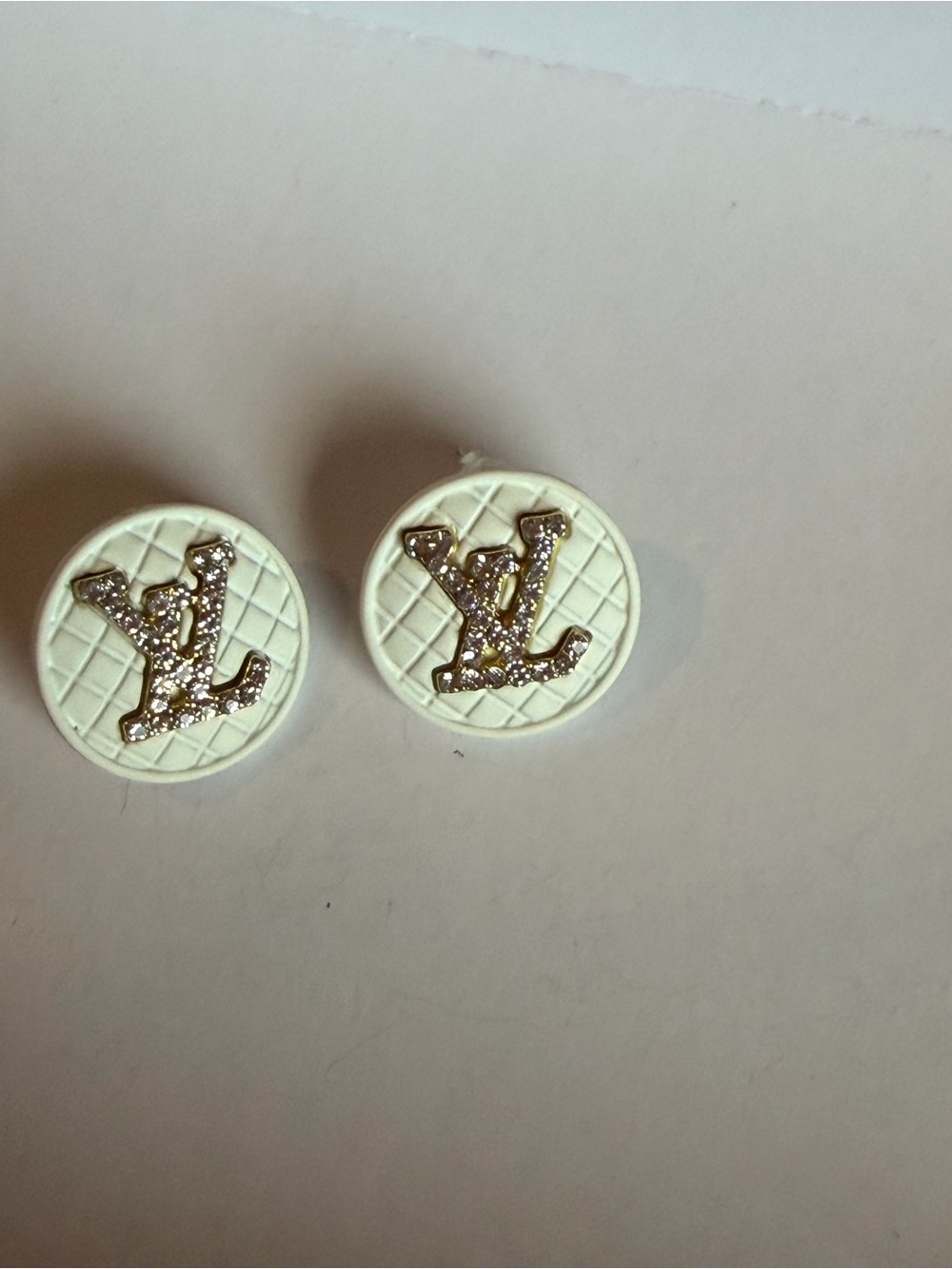 Fashion Jewelry White Round Stud Earrings with Gold Crystal Logo Accent